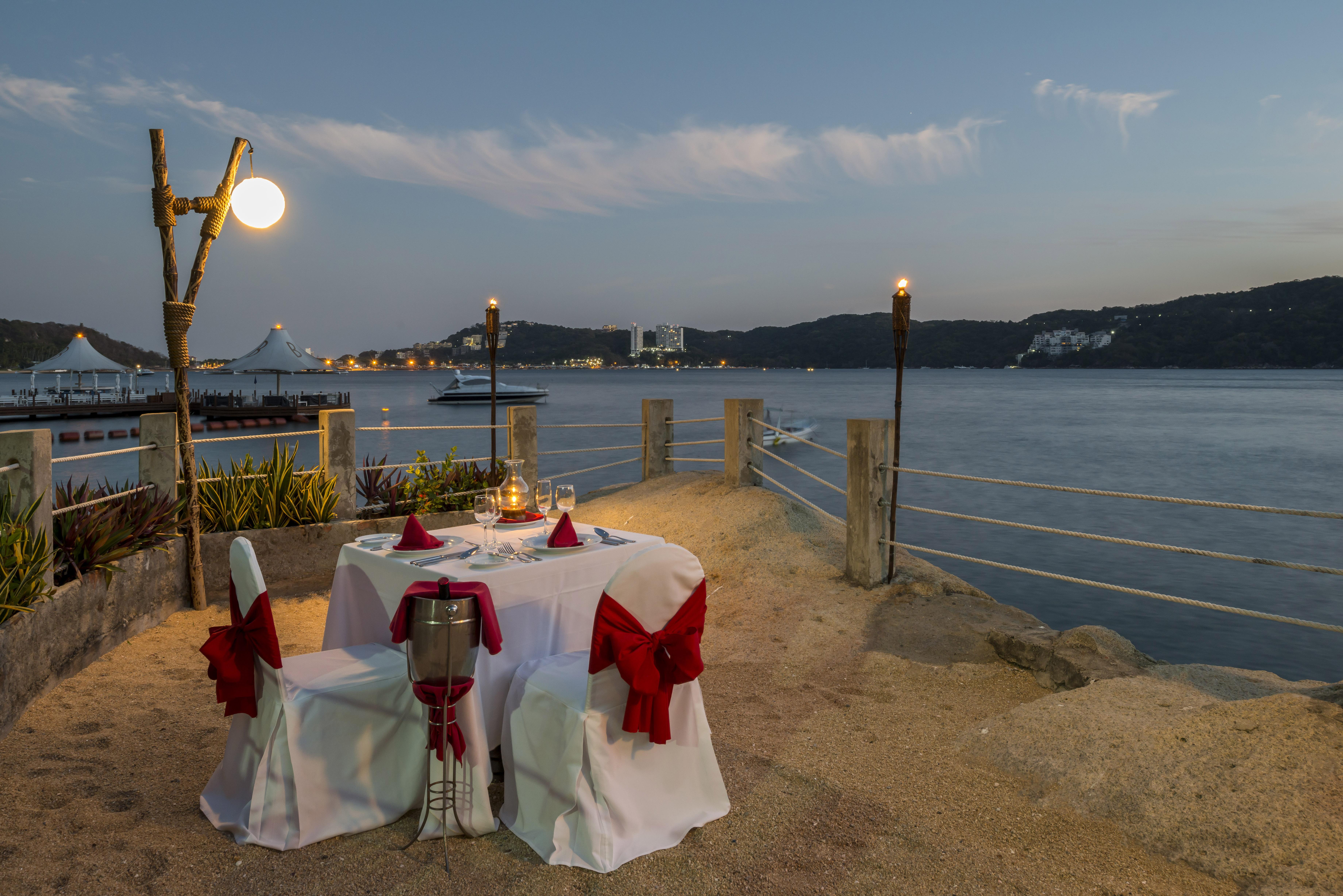 فندق Camino Real Acapulco Diamante المظهر الخارجي الصورة A restaurant in Acapulco