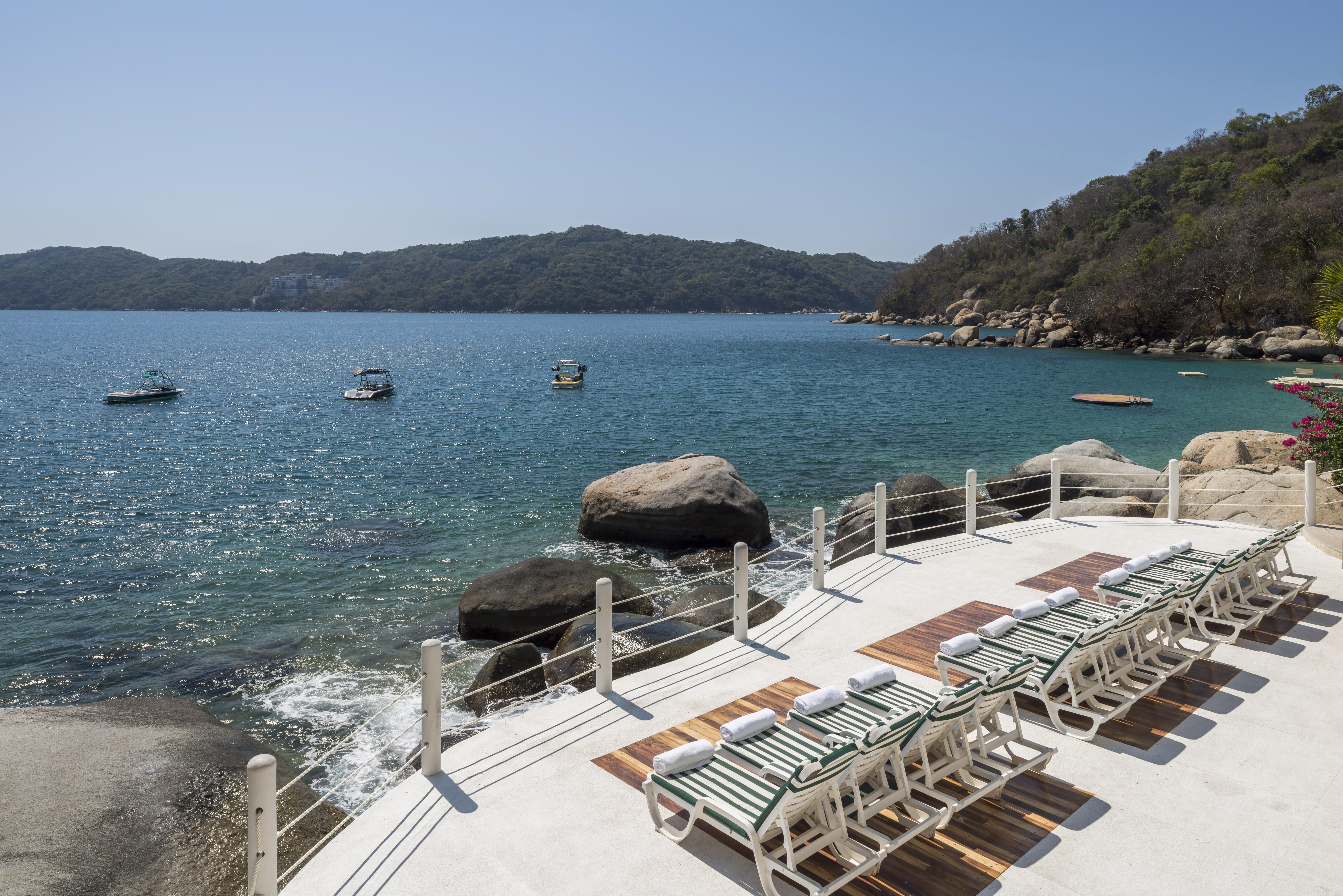 فندق Camino Real Acapulco Diamante المظهر الخارجي الصورة View of the bay