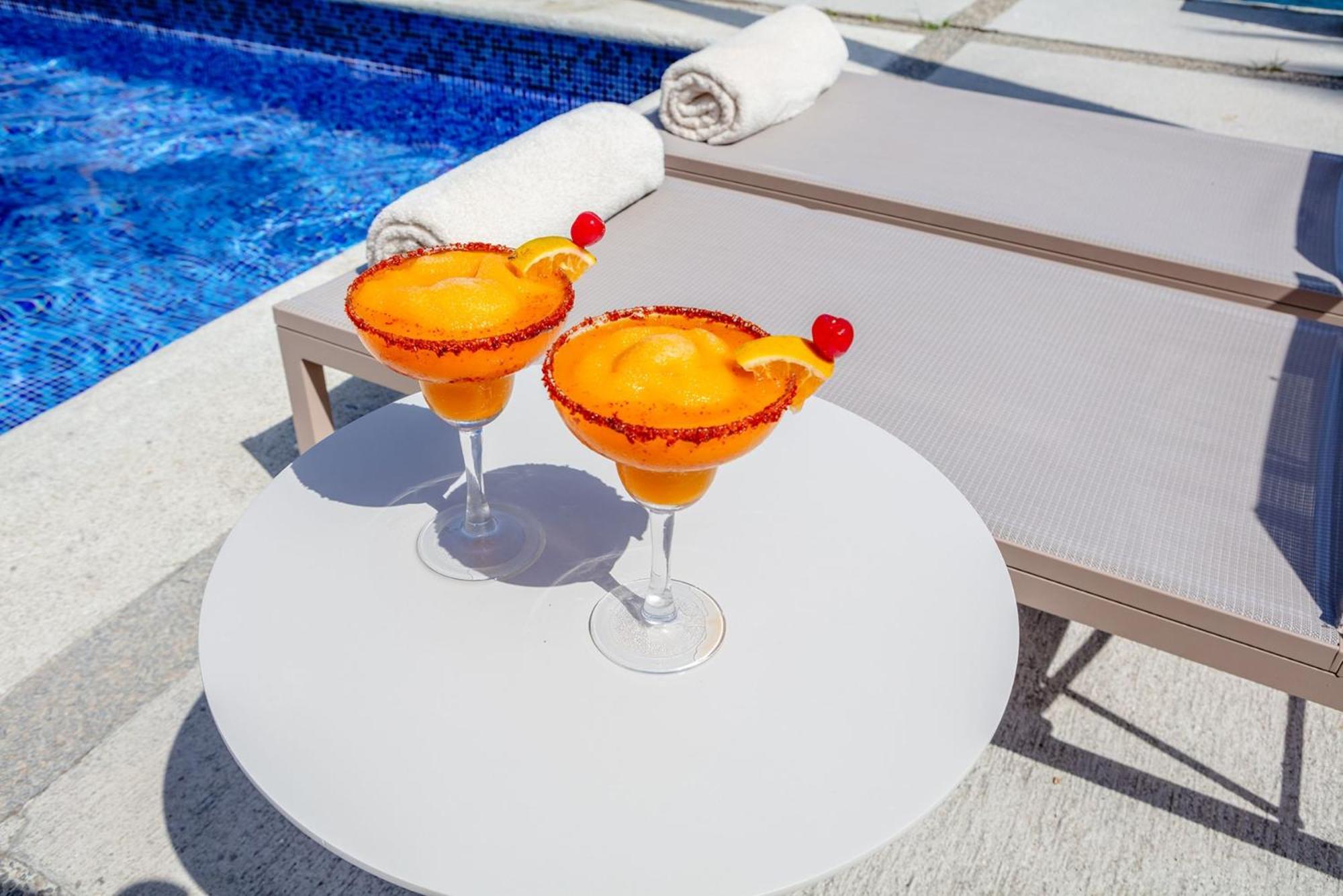 فندق Camino Real Acapulco Diamante المظهر الخارجي الصورة Margarita cocktails