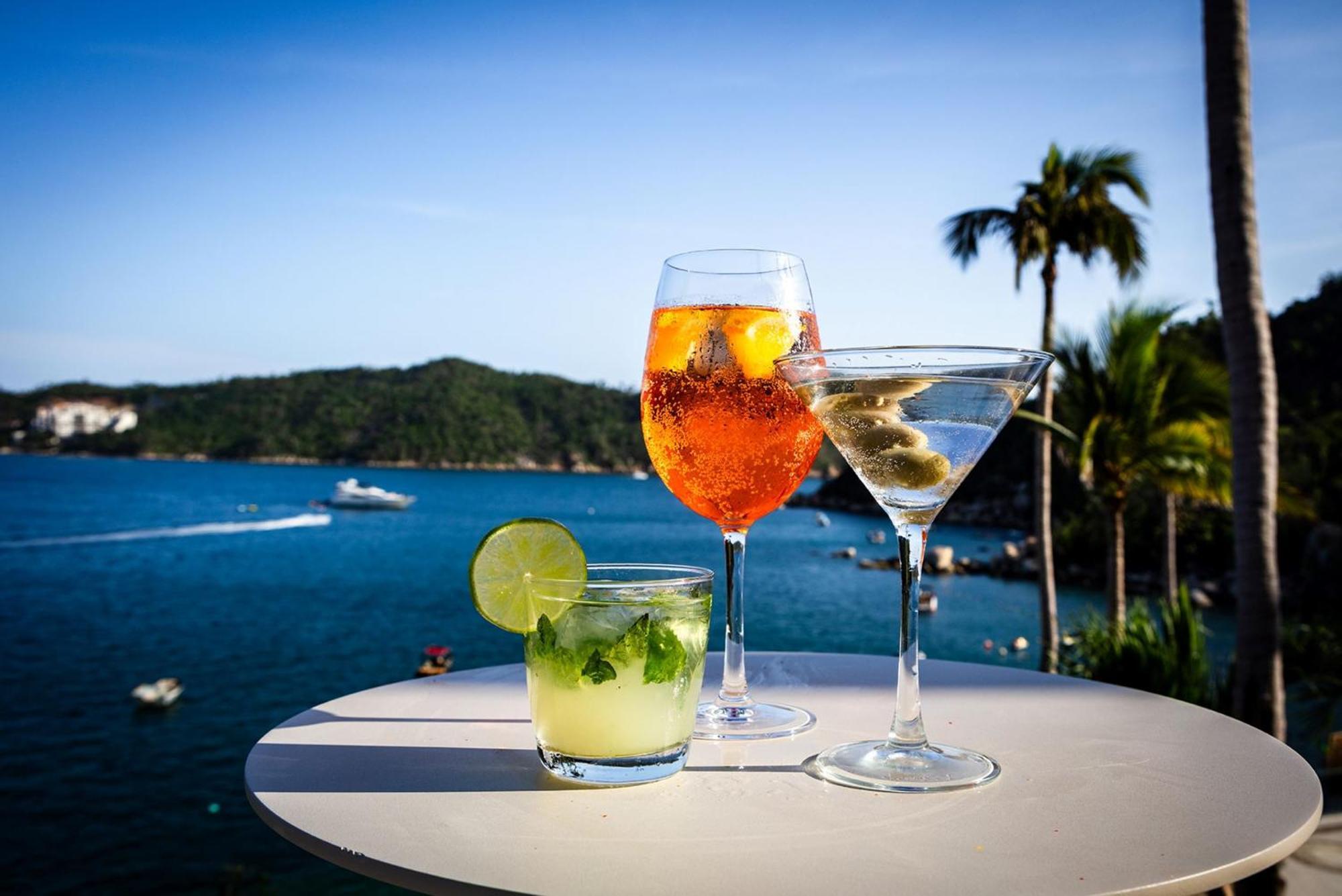 فندق Camino Real Acapulco Diamante المظهر الخارجي الصورة Cocktails at the beach