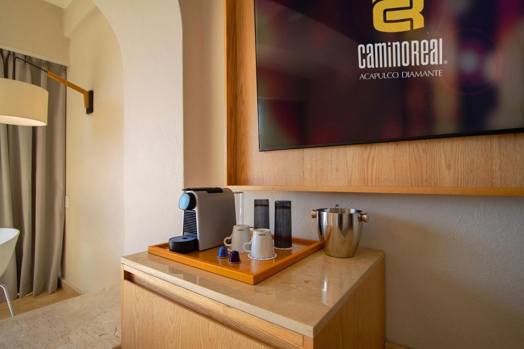 فندق Camino Real Acapulco Diamante المظهر الخارجي الصورة A Nespresso machine in a hotel room